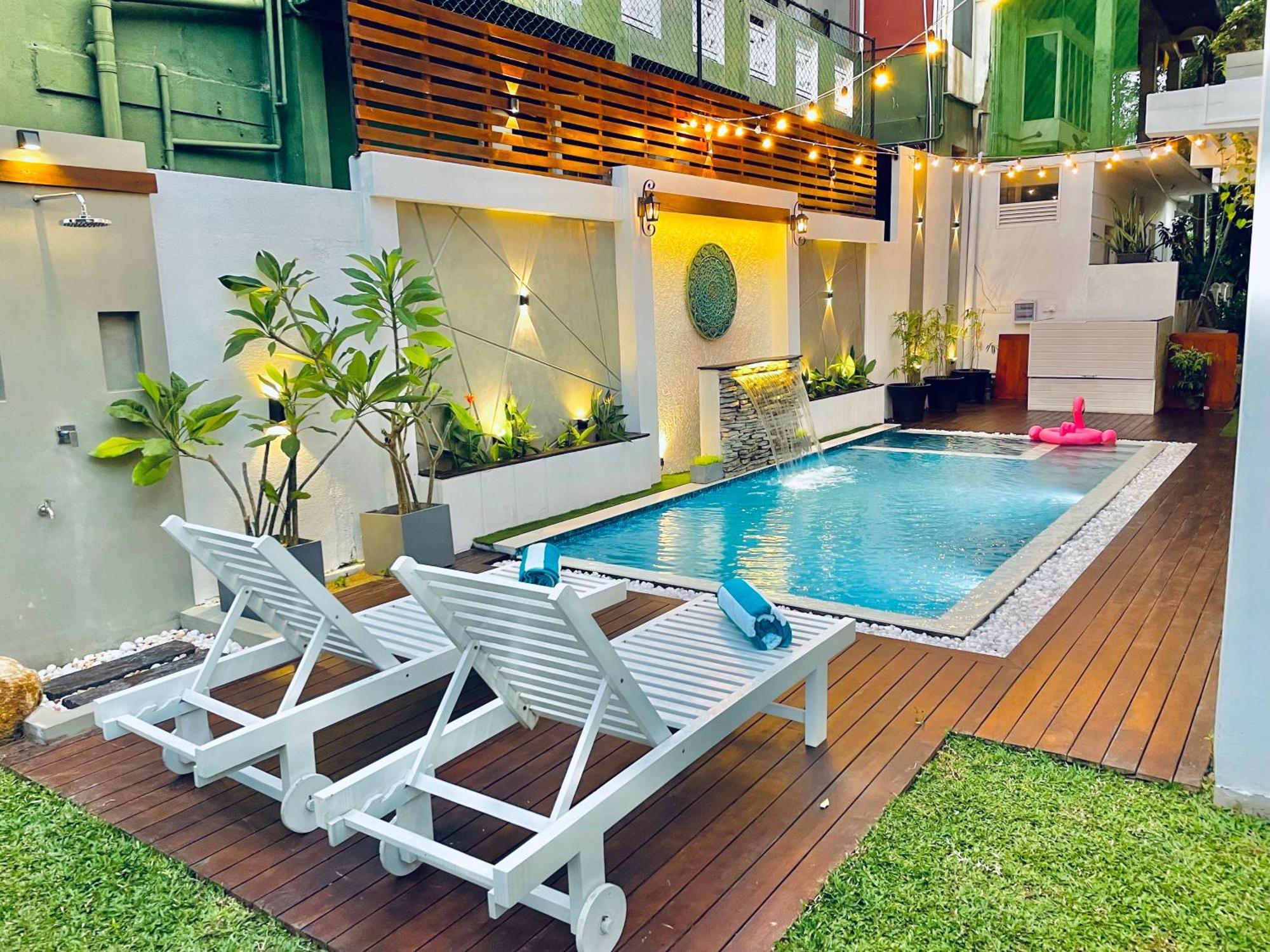 8 Plus Motels Негомбо Экстерьер фото