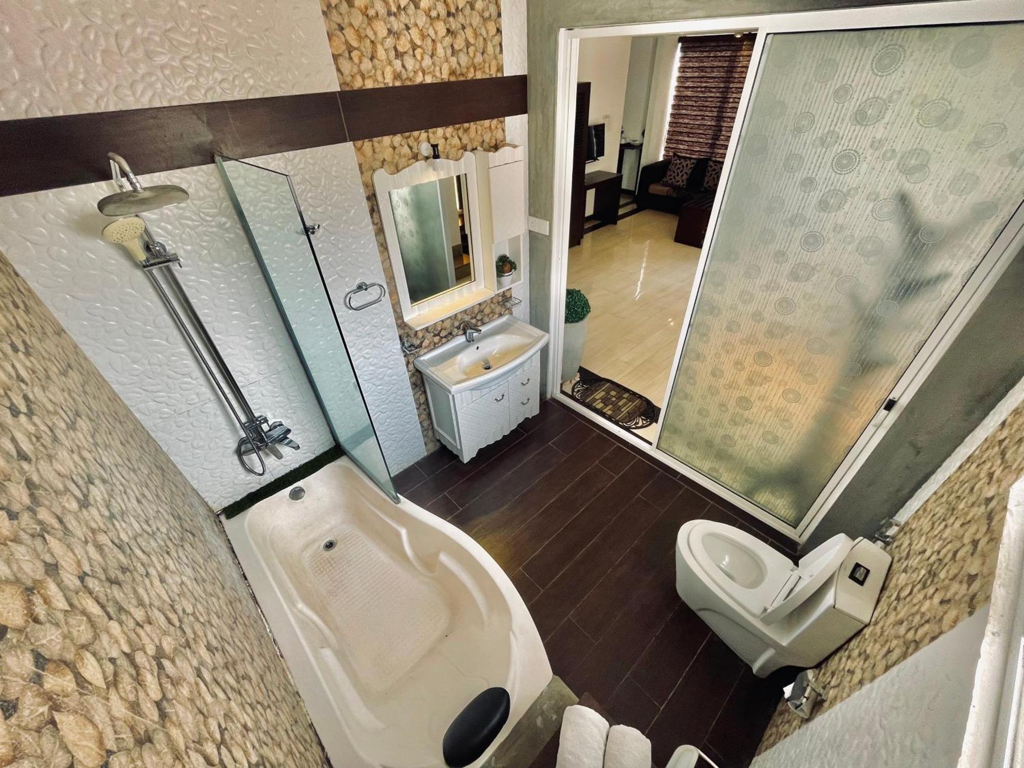 8 Plus Motels Негомбо Экстерьер фото