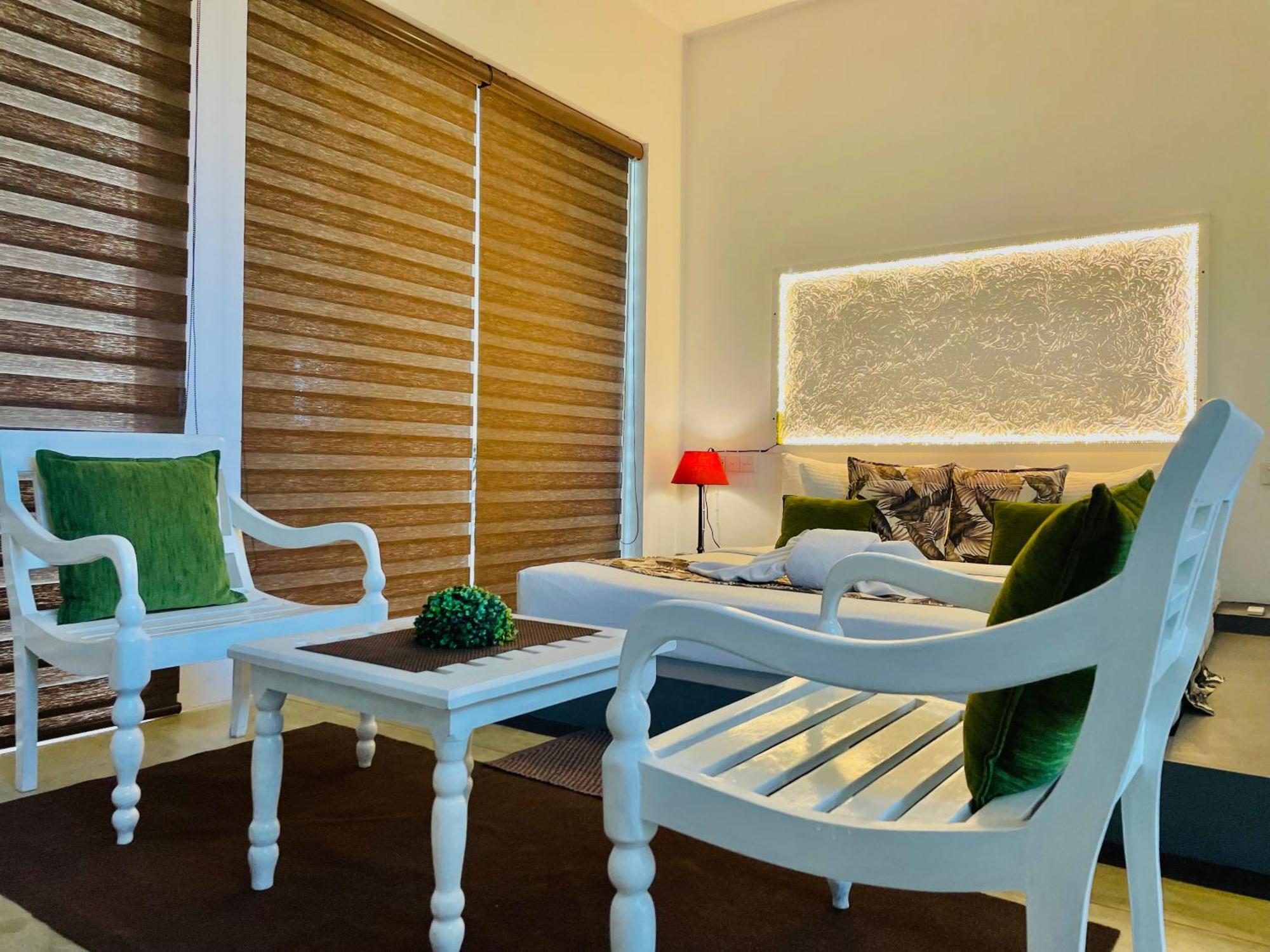 8 Plus Motels Негомбо Экстерьер фото